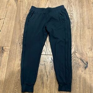 Fabletics like new medium jogger pants with pockets‎